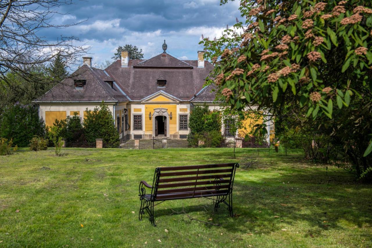 Tündérkert Hotel Noszvaj Exterior foto